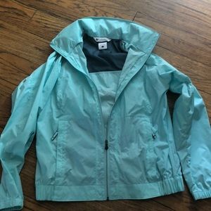 Like new Columbia light jacket size L woman’s